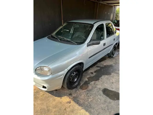 Carro Chevrolet Classic 2005 Corsa Sedan  Life 1.0 VHC