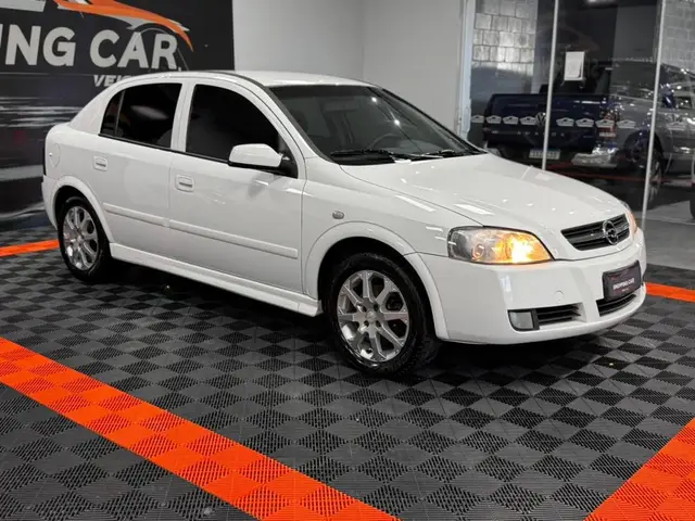 Carro Chevrolet Astra Hatch 2011 Advantage 2.0 (Flex)