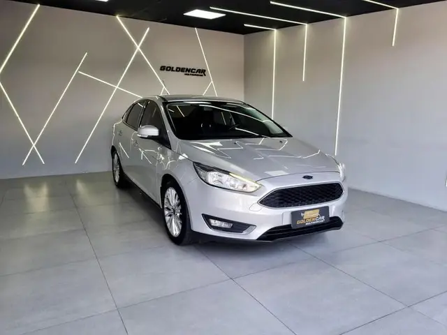 Carro Ford Focus Sedan 2017 Titanium 2.0 PowerShift