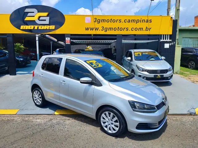 Carro Volkswagen Fox 2015 Trendline 1.0 TEC (Flex)
