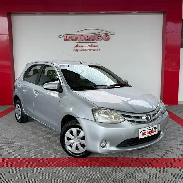 Carro Toyota Etios 2016 XS 1.5 (Flex)