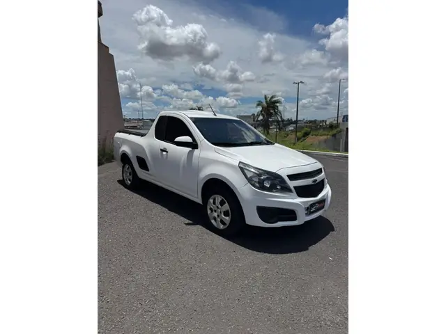 Carro Chevrolet Montana 2017 LS 1.4 (Flex)