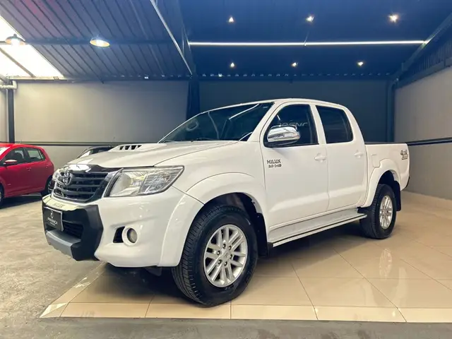 Carro Toyota Hilux Cabine Dupla 2015 Hilux 3.0 TDI 4x4 CD SRV (Aut)