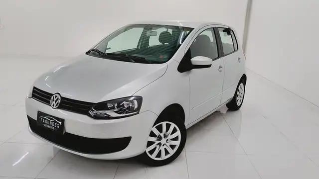 Carro Volkswagen Fox 2013 1.0 TEC (Flex) 4p