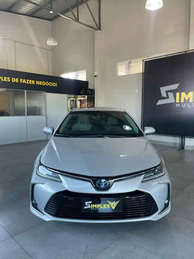 Carro Toyota Corolla 2021 Altis Premium Hybrid 1.8