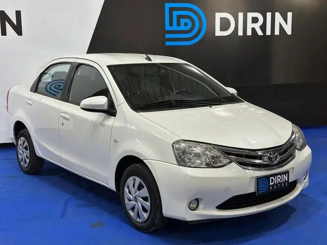 Carro Toyota Etios 2017 Platinum 1.5 (Aut) (Flex)