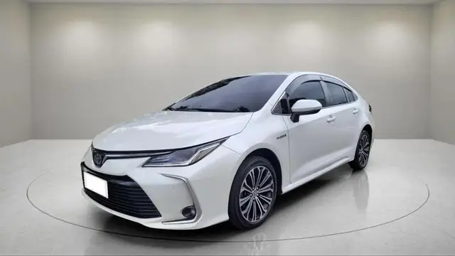Carro Toyota Corolla 2023 Altis Hybrid 1.8 Flex