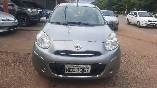 Carro Nissan March 2014 1.6 16V SV (Flex)