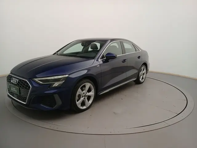 Carro Audi A3 2024 S-Line 2.0 TFSI S-Tron.(Híb.)