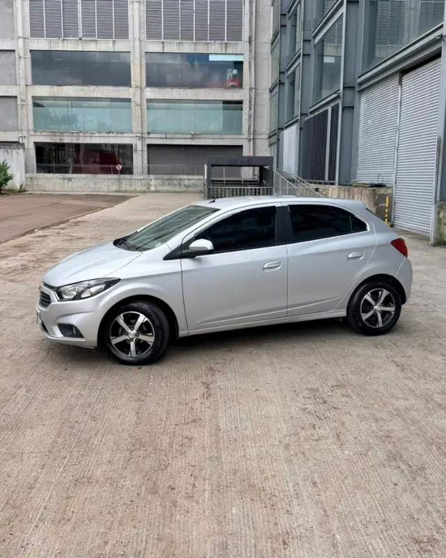 Carro Chevrolet Onix 2018 1.4 LTZ SPE/4
