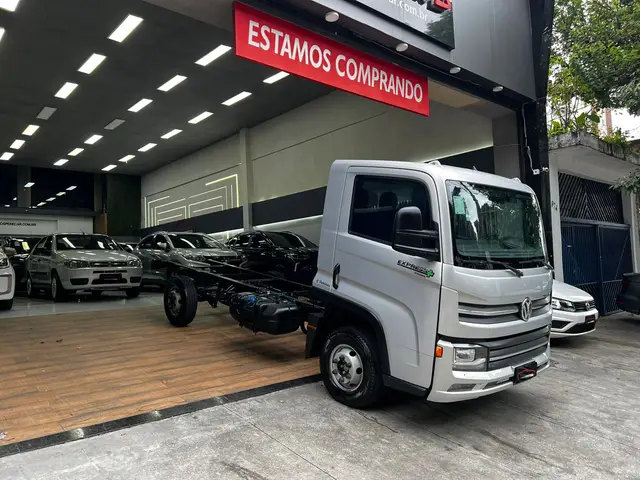 Caminhão Volkswagen Express 2023 Delivery Express+ Turbo Diesel