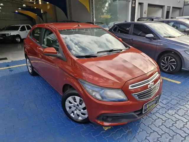Carro Chevrolet Onix 2013 1.4 LT SPE/4