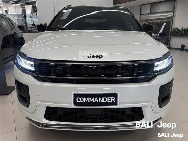 Carro Jeep Commander 2026 Blackhawk 2.0 Hurricane