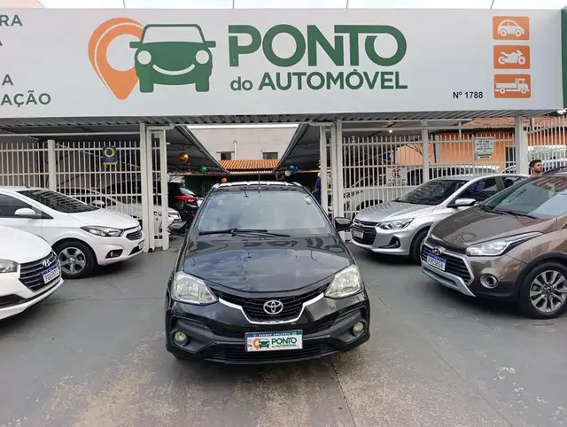 Carro Toyota Etios 2018 Platinum 1.5 (Aut) (Flex)