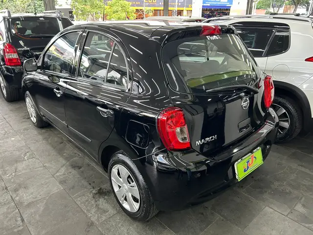 Carro Nissan March 2015 1.0 16V S (Flex)