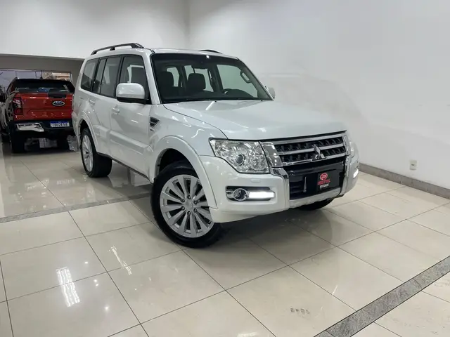 Carro Mitsubishi Pajero Full 2015 3.8 V6 5D HPE 4WD