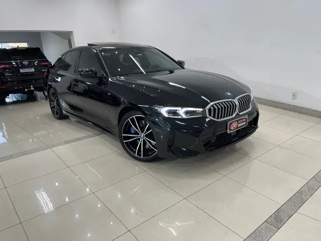 Carro BMW 320i 2023 M Sport 2.0 Turbo (Aut.)