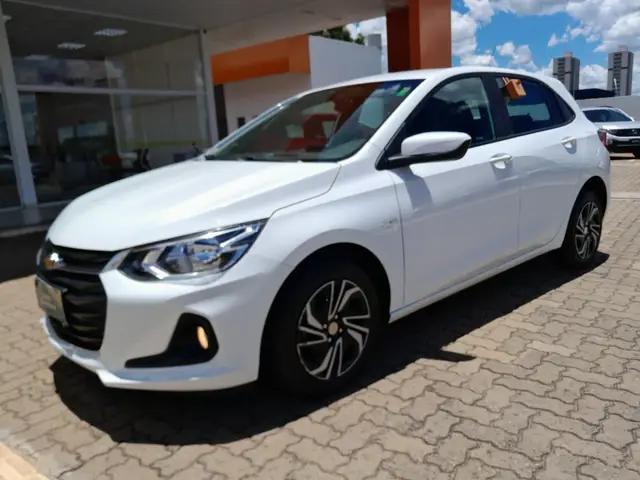 Carro Chevrolet Onix Plus 2025 LT 1.0