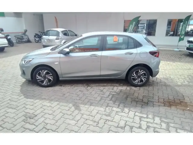 Carro Chevrolet Onix Plus 2025 LT 1.0