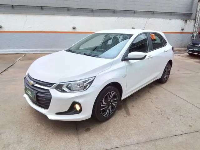 Carro Chevrolet Onix Plus 2025 LT 1.0