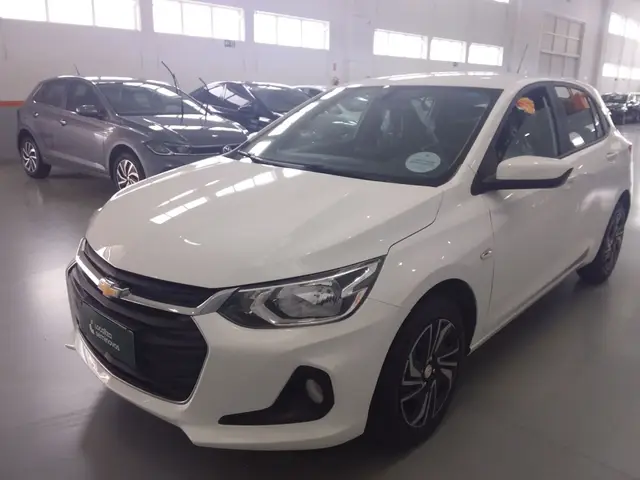 Carro Chevrolet Onix Plus 2025 LT 1.0