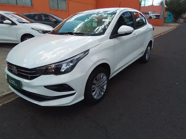 Carro Fiat Cronos 2025 Drive 1.0