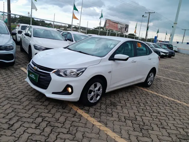 Carro Chevrolet Onix Plus 2024 LT 1.0