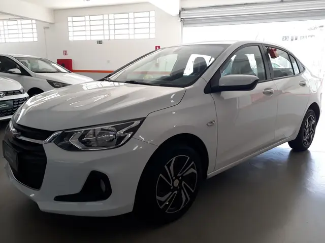 Carro Chevrolet Onix Plus 2025 LT 1.0