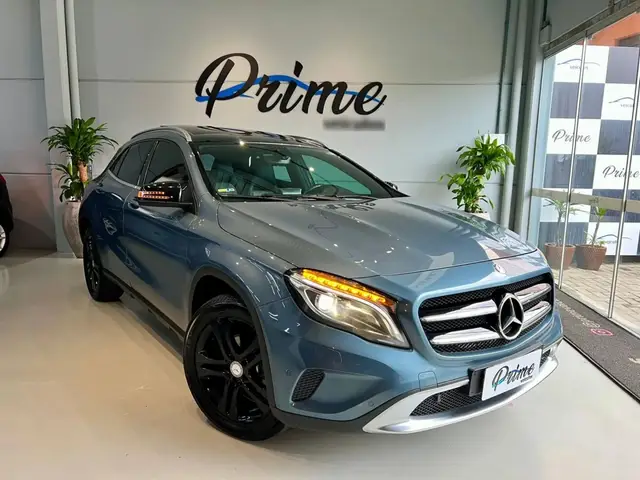 Carro Mercedes-Benz GLA 200 2015 GLA 200 Vision Black Edition