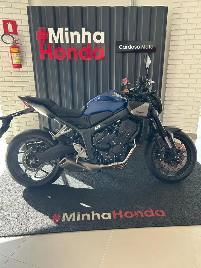 Moto Honda CB 650R 2026 E-Clutch