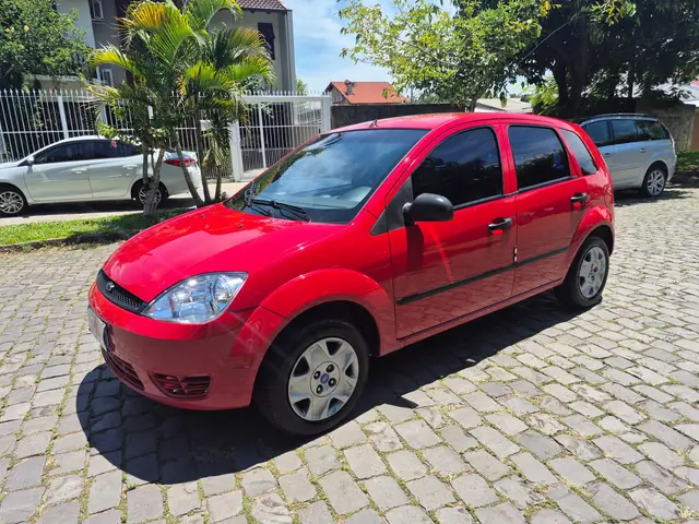 Carro Ford Fiesta Hatch 2005 1.0
