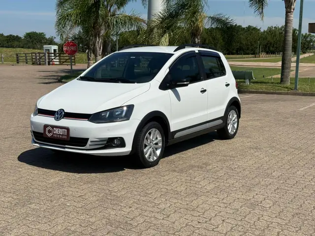Carro Volkswagen Fox 2018 1.0 MPI Track (Flex)