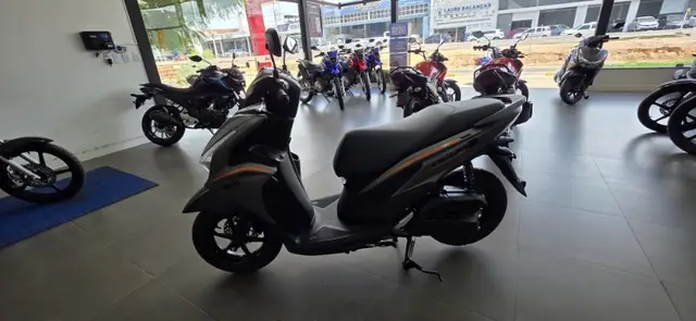 Moto Yamaha Fluo 2026 Hybrid Connected
