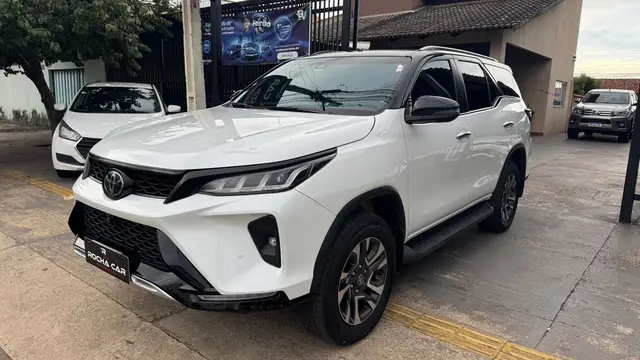 Carro Toyota SW4 2024 Diamond  2.8 Turbodiesel 4x4 (Aut.)