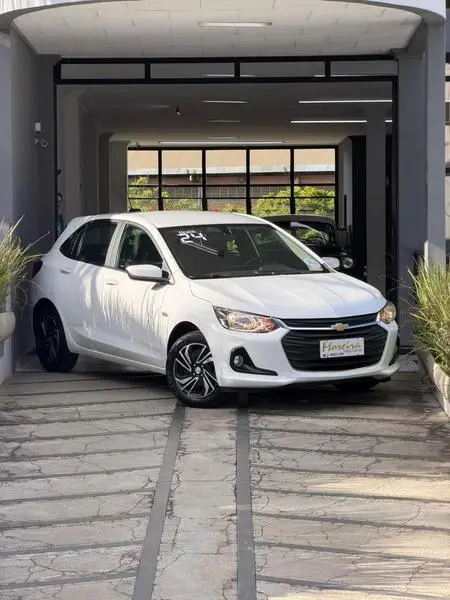 Carro Chevrolet Onix 2024 LT 1.0