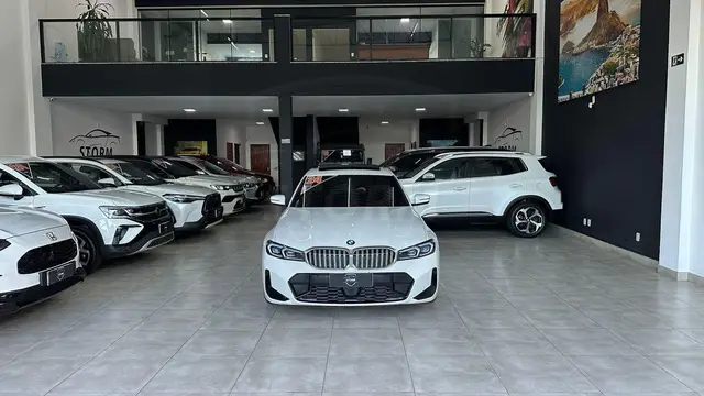 Carro BMW 320i 2024 M Sport 2.0 Turbo (Aut.)