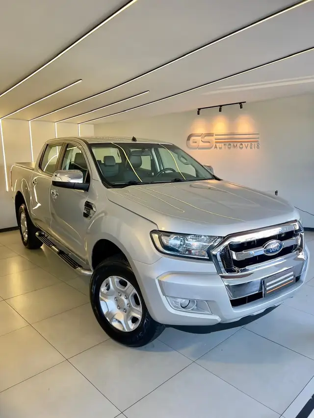 Carro Ford Ranger Cabine Dupla 2017 Ranger 2.5 XLT CD (Flex)