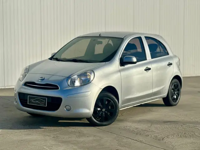 Carro Nissan March 2013 1.0 16V (Flex)