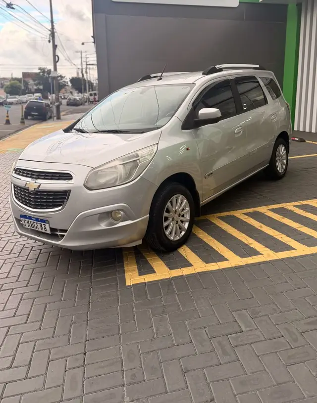 Carro Chevrolet Spin 2013 LT 5S 1.8 (Flex)
