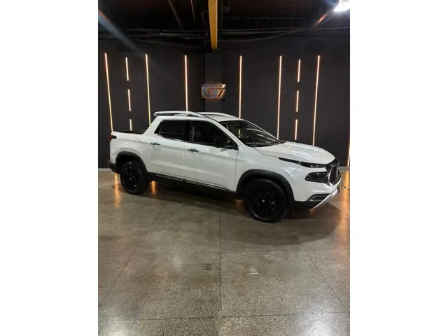 Carro Fiat Toro 2024 Volcano 2.0