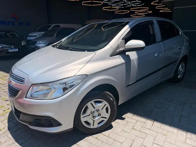 Carro Chevrolet Onix 2013 1.0 LS SPE/4