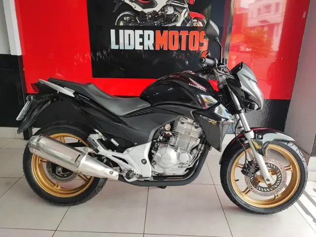 Moto Honda CB 300R 2015 Standard