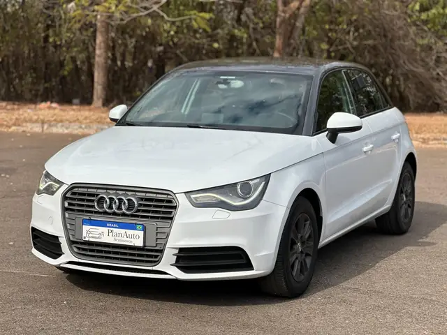 Carro Audi A1 2014 1.4 TFSI Attraction S Tronic
