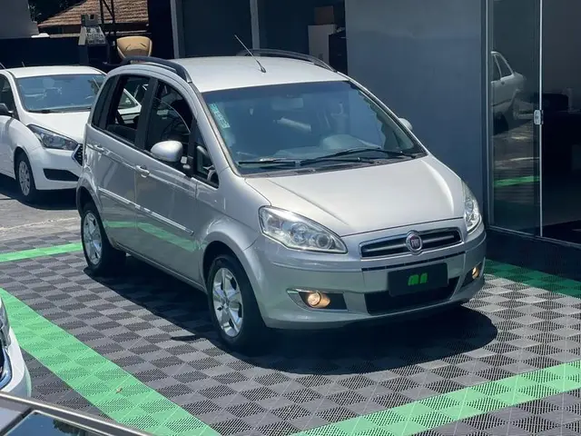 Carro Fiat Idea 2016 Attractive 1.4 8V (Flex)