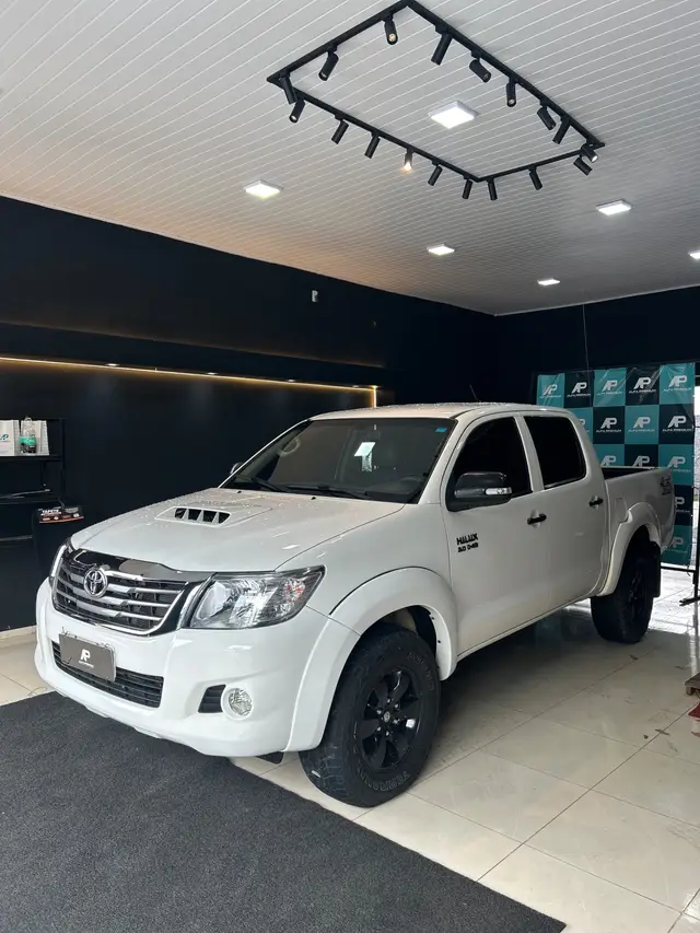 Carro Toyota Hilux Cabine Dupla 2015 Hilux 3.0 TDI 4x4 CD SRV (Diesel)