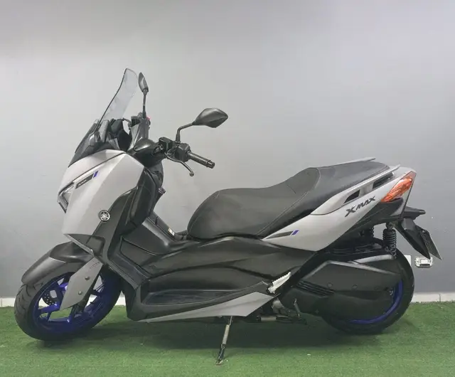 Moto Yamaha XMax 2022 250 (ABS)