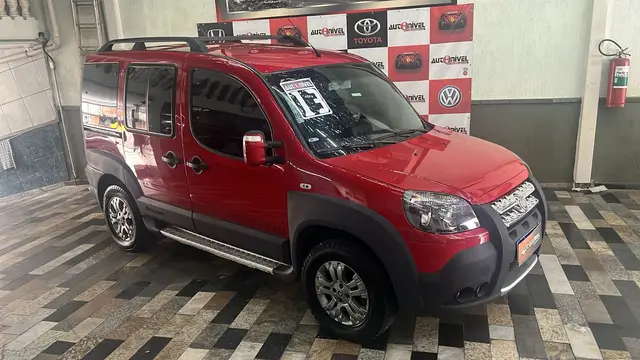 Carro Fiat Doblò 2013 Adventure 1.8 16V (Flex)