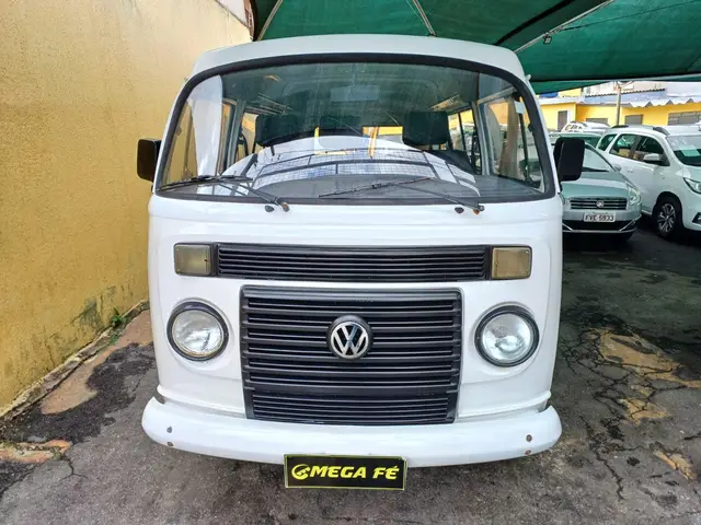 Carro Volkswagen Kombi 2012 Escolar 1.4 (Flex)