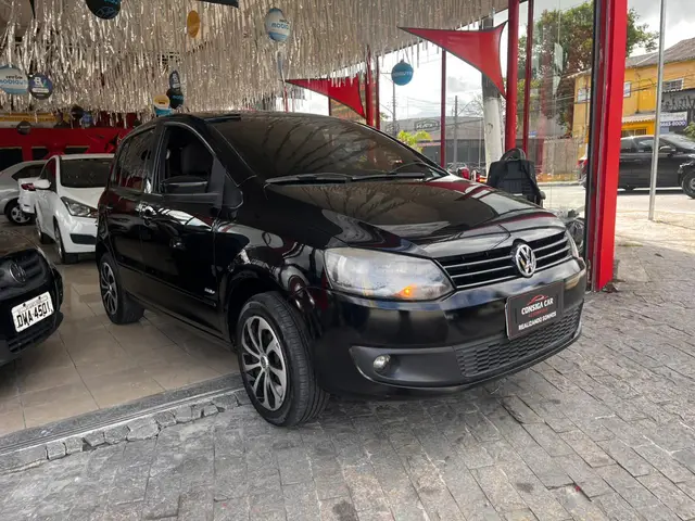 Carro Volkswagen Fox 2011 1.0 8V (Flex) 4p