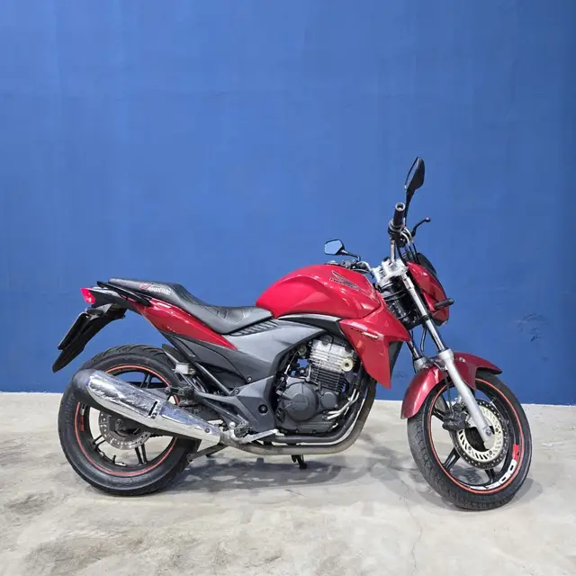 Moto Honda CB 300R 2013 Standard